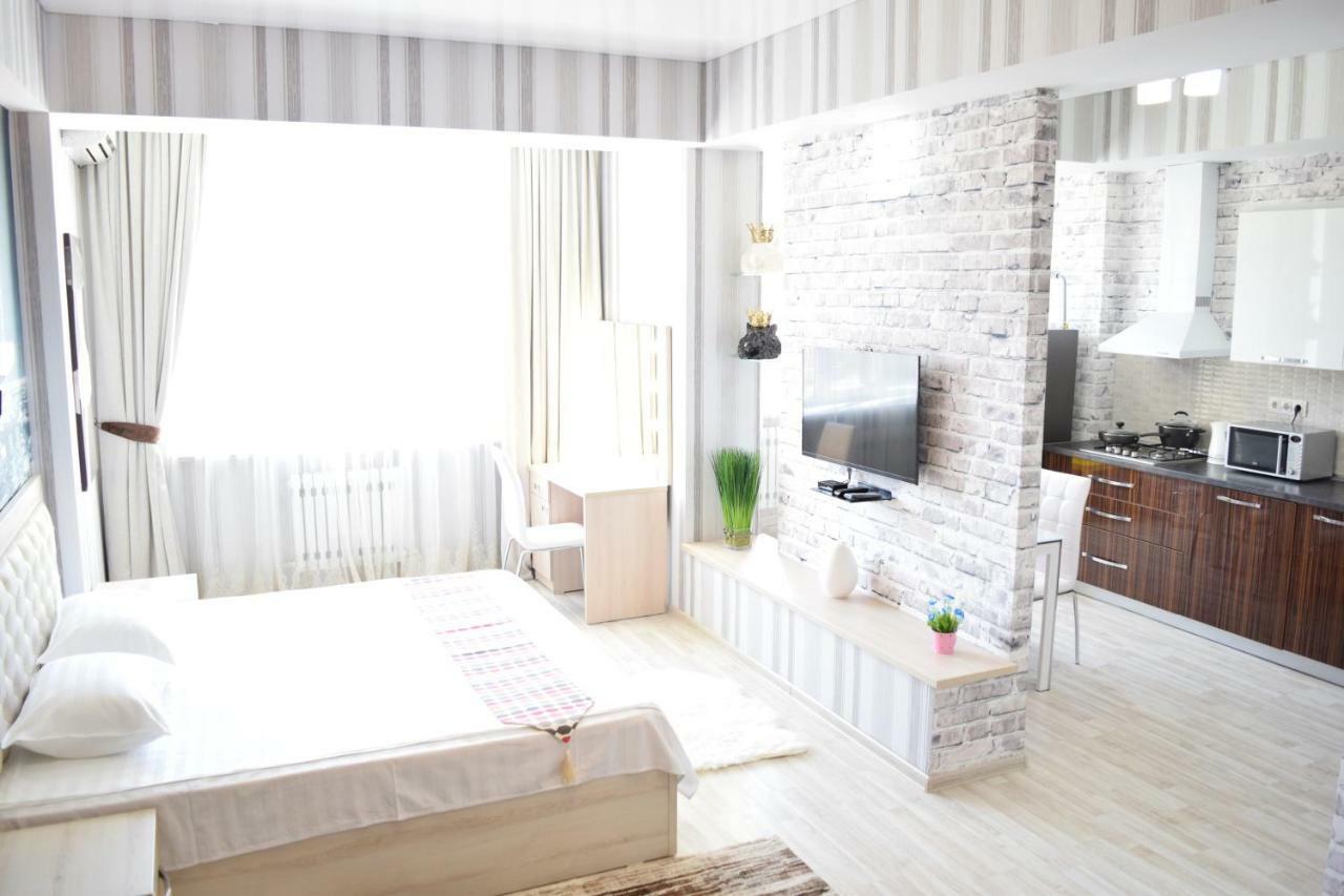 Apartment With Good View In The Center บิชเคก ภายนอก รูปภาพ