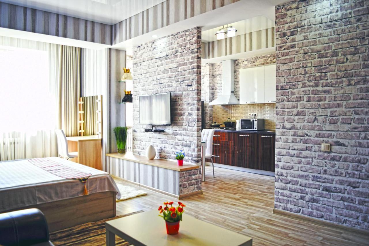 Apartment With Good View In The Center บิชเคก ภายนอก รูปภาพ